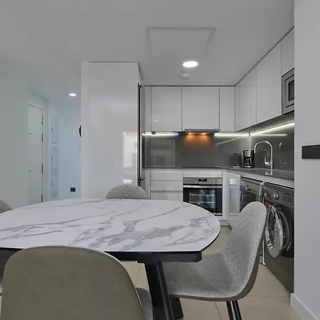 Fantastic 200mt 2bedroom アパート *